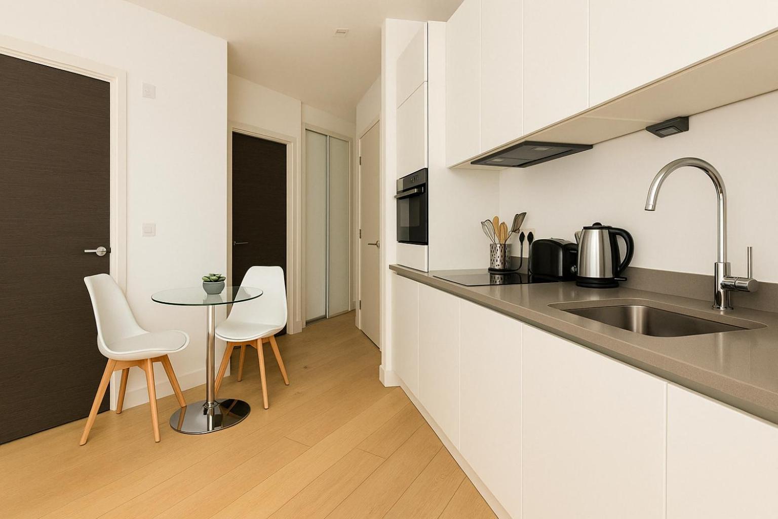 Bright Studio Flat - Walk To River Thames & Kingston Town Surbiton Exterior foto