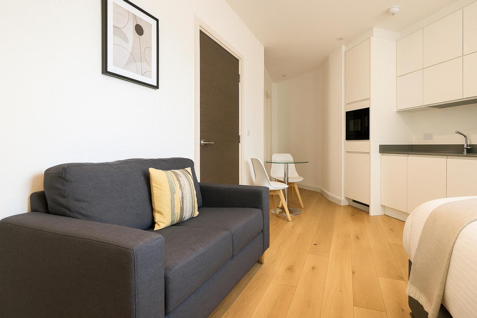 Bright Studio Flat - Walk To River Thames & Kingston Town Surbiton Exterior foto